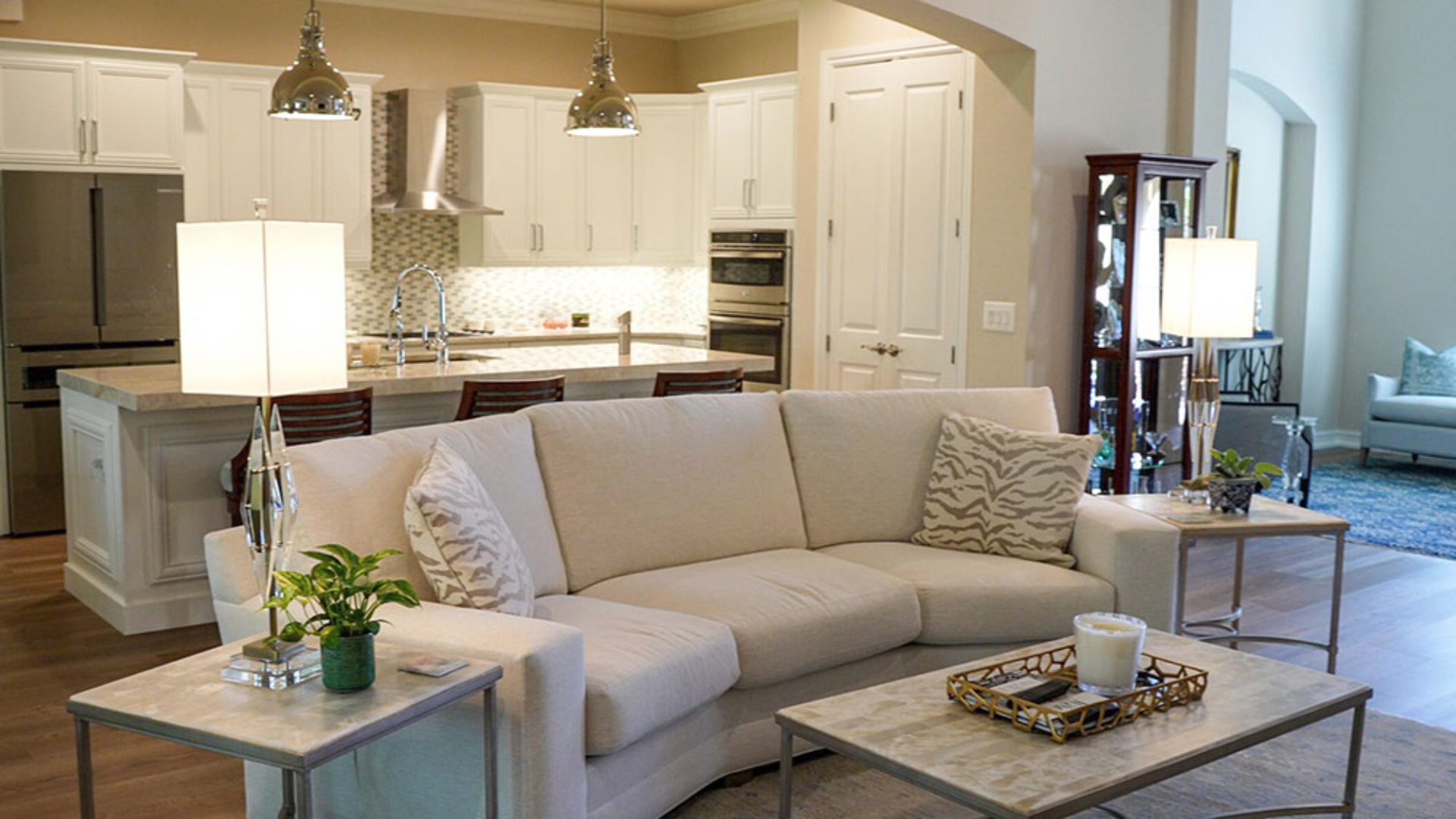 estatehomes-gallery-1_0003_Living-Room-1-Corrected-scaled